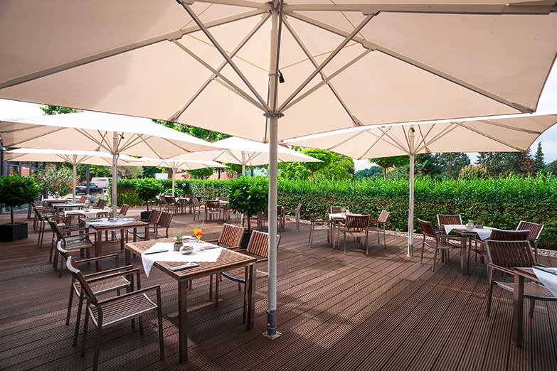 Biergarten / Terrasse Hotel am See - Restaurant Shiraz - Deutsches & Internationales Restaurant Salzgitter