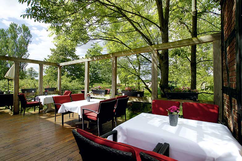 Biergarten / Terasse vom Brackstedter Mühle - Deutsches Restaurant & Hotel Wolfsburg